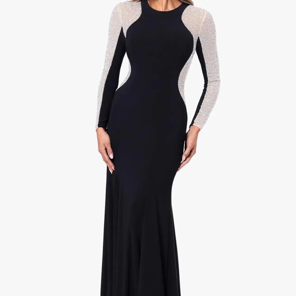 Xscape Women's Long Sleeve Square Neck Solid Slim Dress